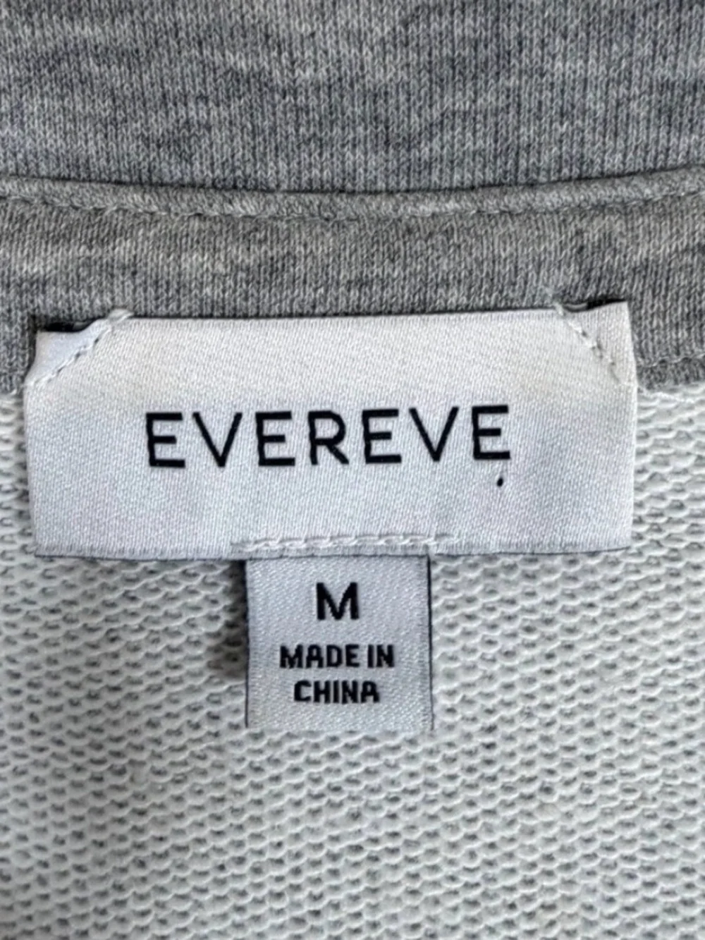EVEREVE
M
Gray Raw Hem Polo Collar Long Sleeve
sweatshirt
EUC - Picture 4 of 7